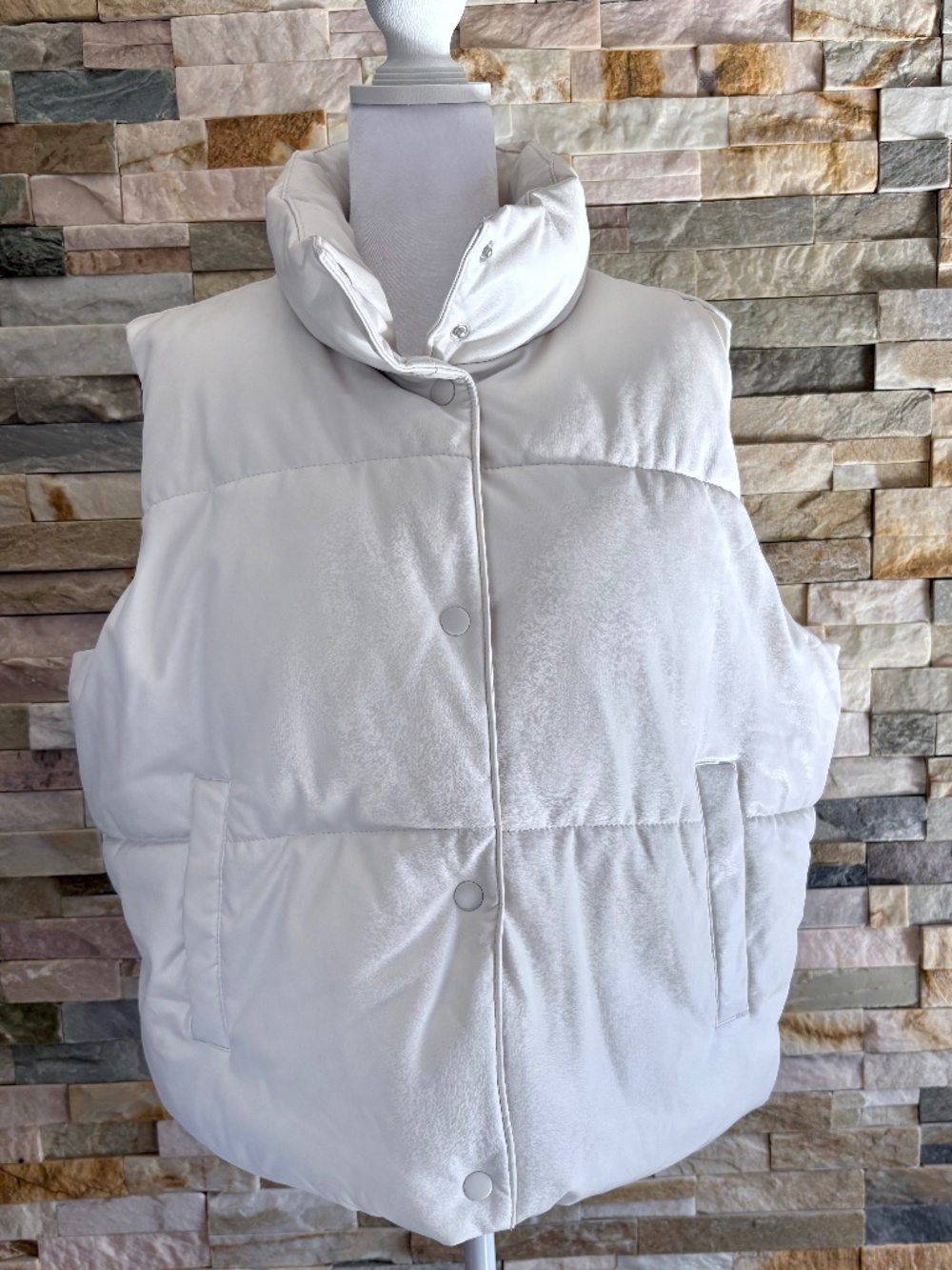 Old Navy Faux Leather Puffer Vest Cream White L